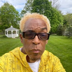 Meet your Posher, Derrell